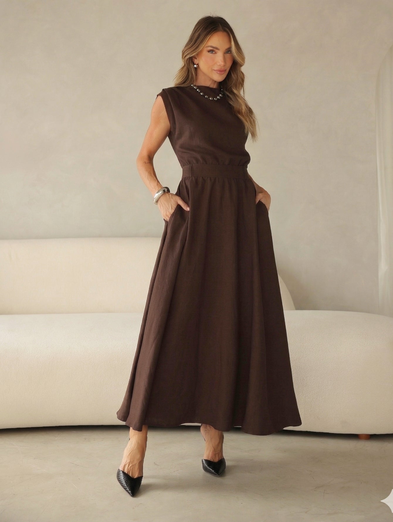 Vestido Midi Acinturado com Bolso e Ombro Drapeado Hazel